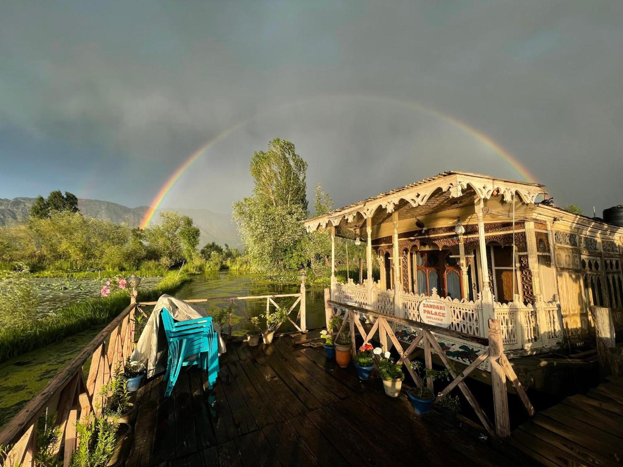 Houseboat Zaindari Palace Srīnagar Exteriér fotografie