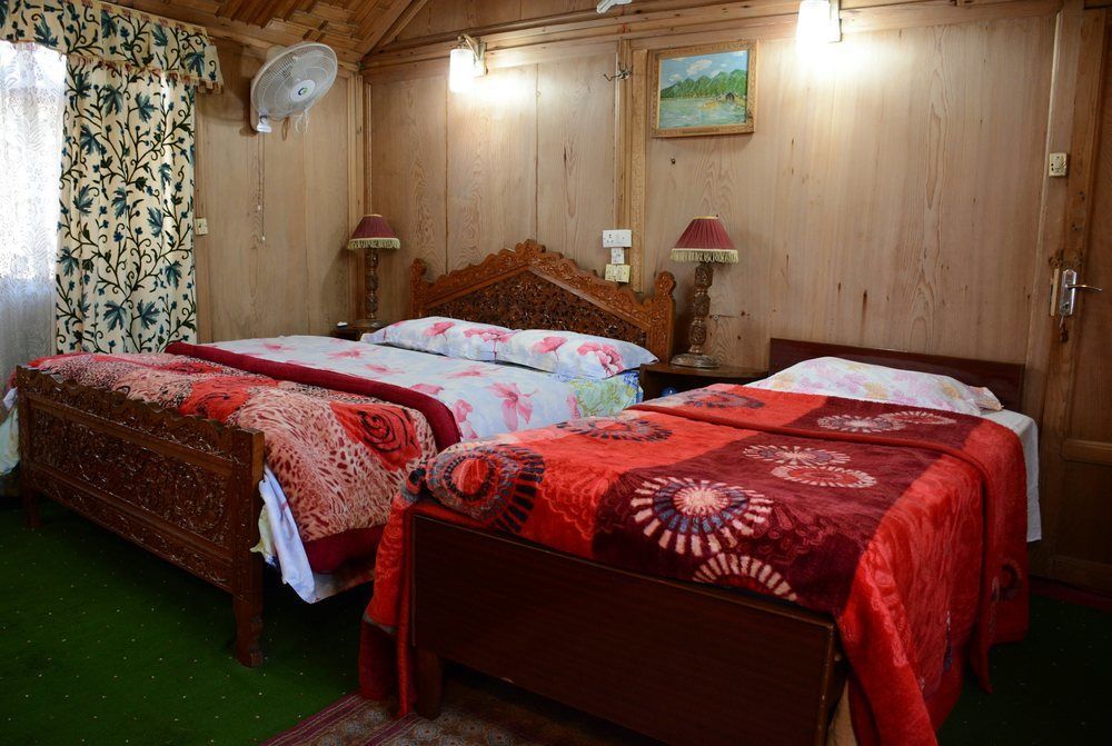 Houseboat Zaindari Palace Srīnagar Exteriér fotografie