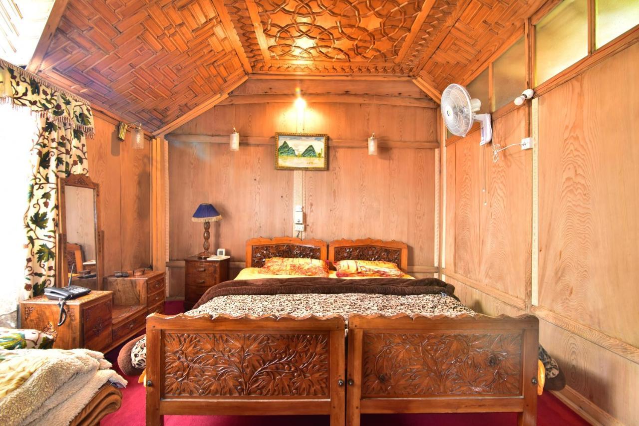 Houseboat Zaindari Palace Srīnagar Exteriér fotografie